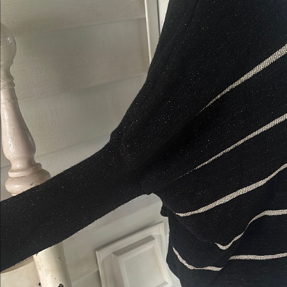 Cupcakes & Cashmere Black and White Turtleneck Sweater E - Picture 4 of 6